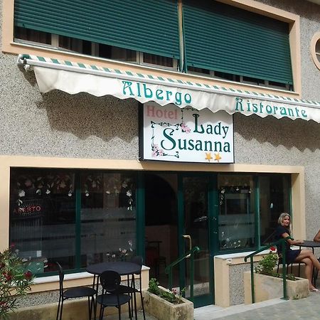 Hotel Lady Susanna 瓦拉泽 外观 照片