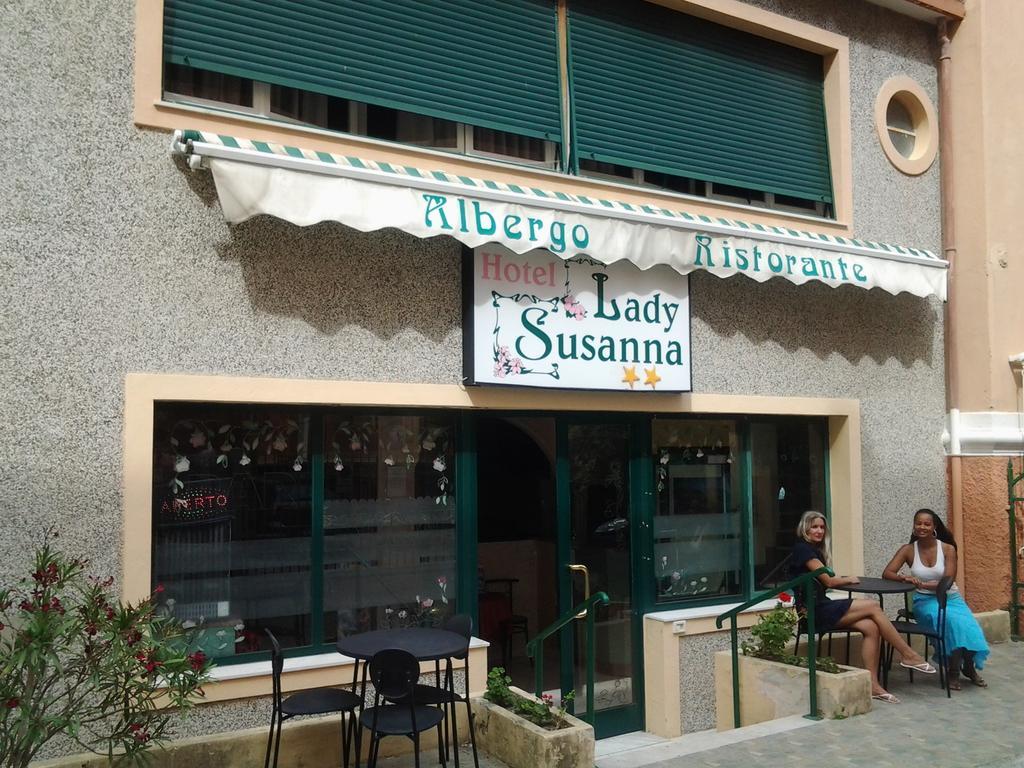 Hotel Lady Susanna 瓦拉泽 外观 照片