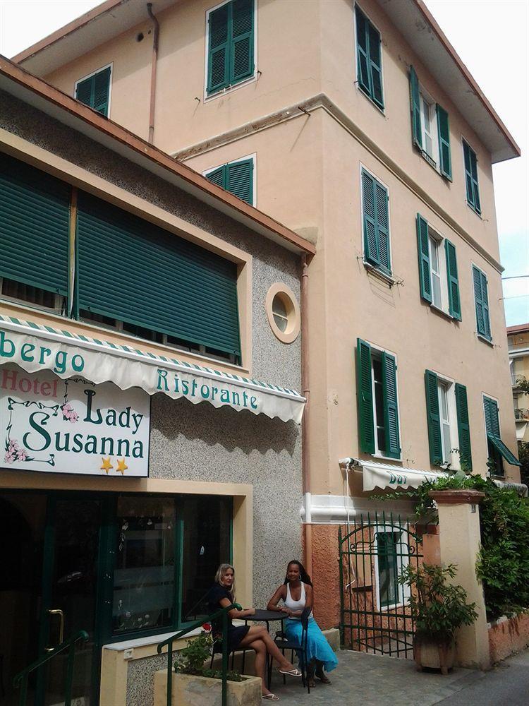 Hotel Lady Susanna 瓦拉泽 外观 照片